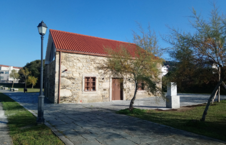 fachada exterior en piedra de un edificio