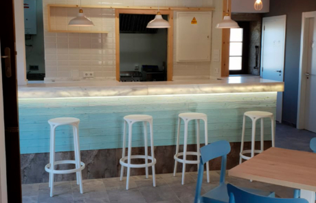 mostrador y zona de servir comidas