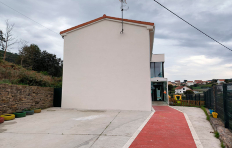 vista de la fachada lateral de una casa